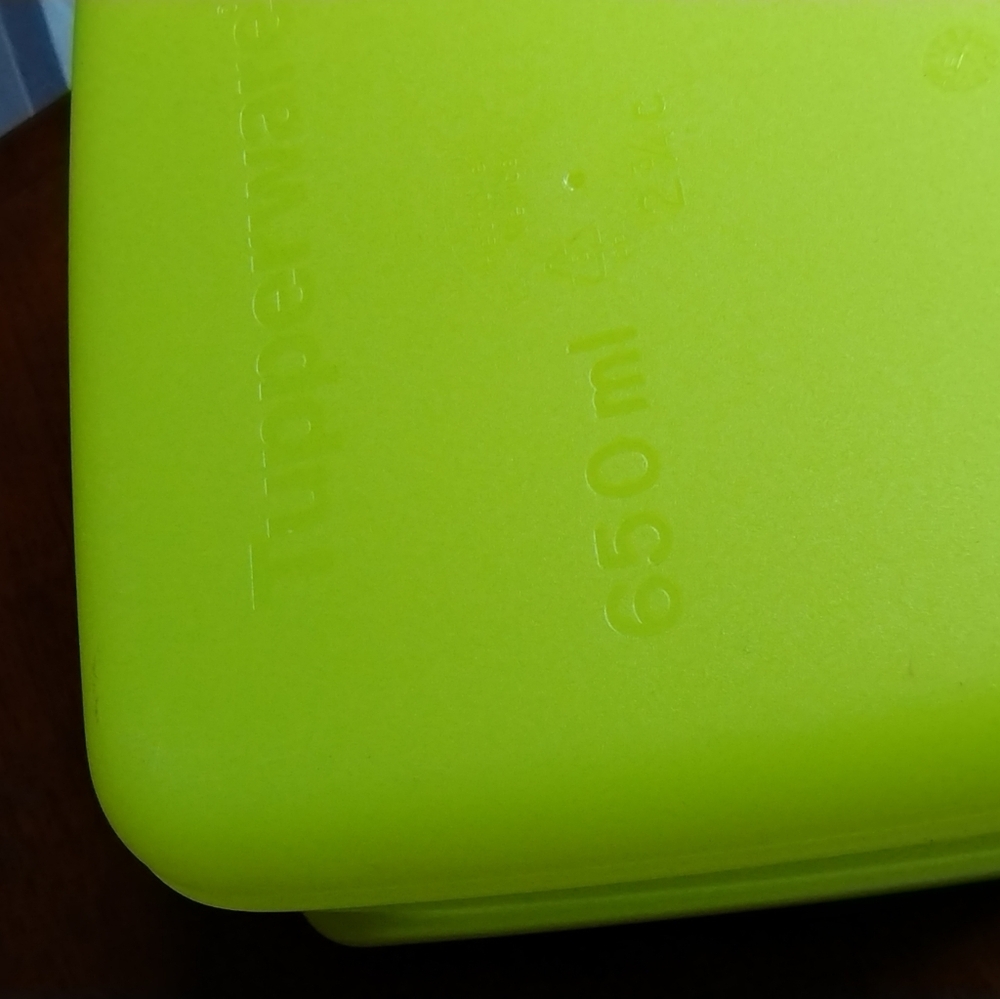 New Tupperware 650ML Food Storage Containers - Picture 3 of 3